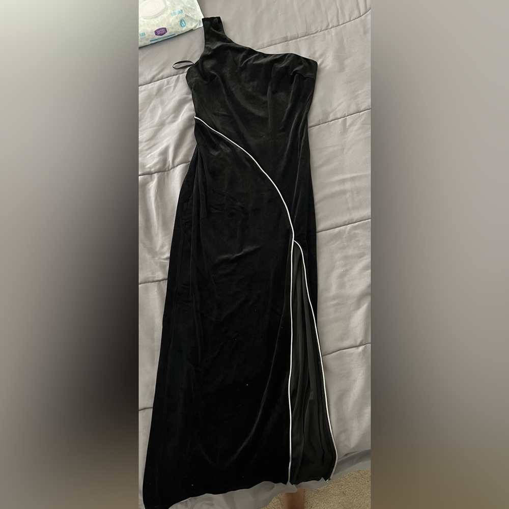 One shoulder night dress